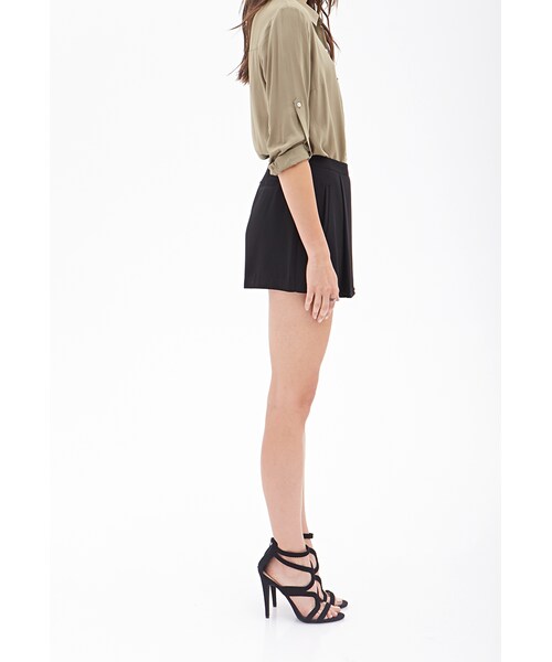 FOREVER 21(フォーエバー トゥエンティーワン)の「プリーツウーブンショートパンツ(パンツ・レディース・BLACK・Small/Medium/Large)」の2枚目の写真