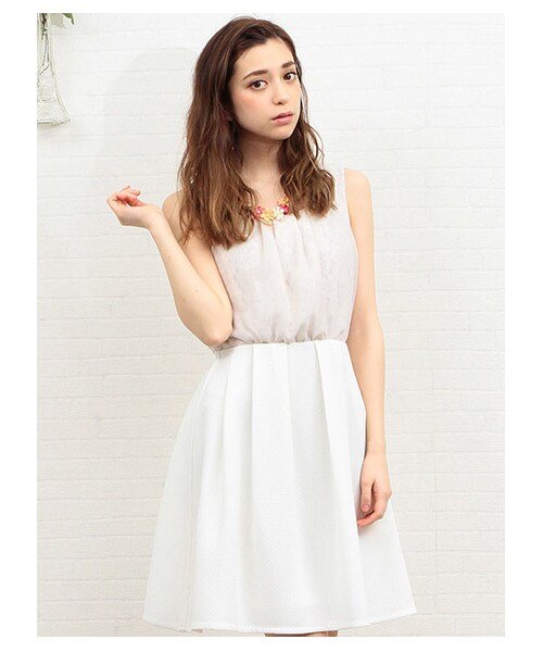 MIIA(ミーア)の「シークレットレースワンピース(ワンピース/ドレス・レディース・ベージュ/ライトブルー/ホワイト・F)」の2枚目の写真