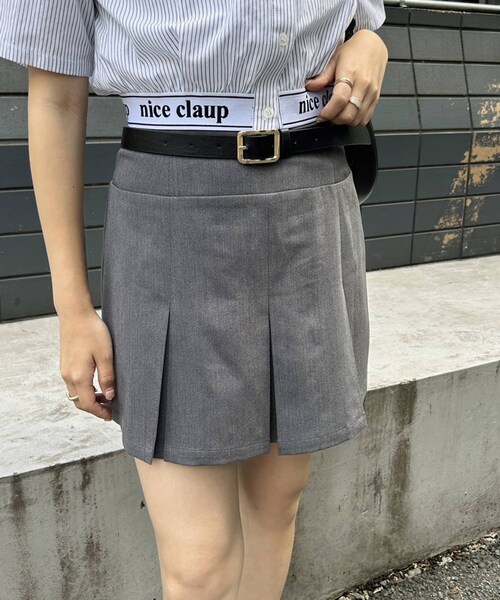 one after another NICE CLAUP（ワンアフターアナザーナイスクラップ）の「ベルト付きプリーツミニスカート（スカート・レディース・ベージュ/グレー/ブラック・0）」の3枚目の写真