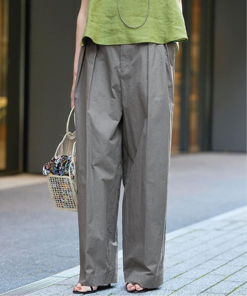 IENA(イエナ)の「IENA LA BOUCLE ハイカウントダンプ2タックパンツ(その他・グレー/34/36/38/40)」の4枚目の写真