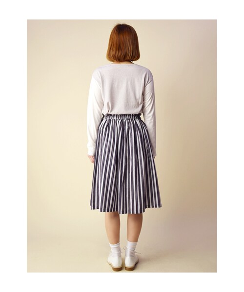 w closet(ダブルクローゼット)の「マルチストライプギャザースカート(パンツ・レディース・オフホワイト/サックス/ネイビー・FREE)」の6枚目の写真