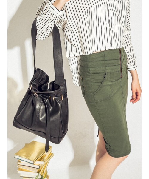 MURUA（ムルーア）の「【CASUAL】センターZIPカラータイトスカート（スカート・レディース・ホワイト/ブラック/カーキ・1/2）」の6枚目の写真