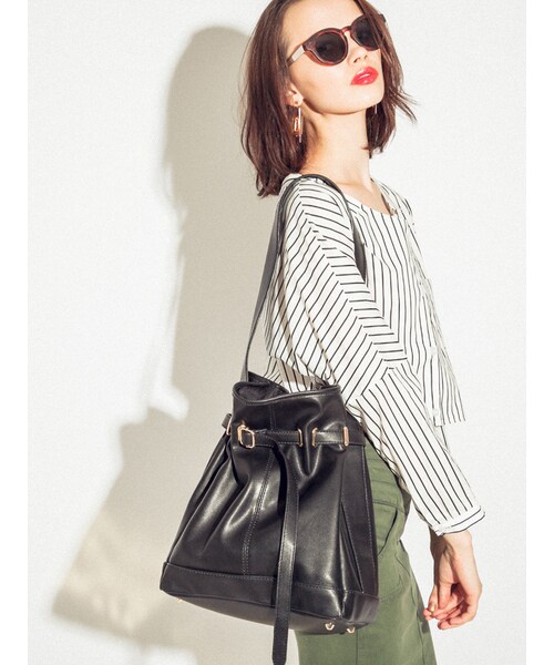 MURUA（ムルーア）の「【CASUAL】センターZIPカラータイトスカート（スカート・レディース・ホワイト/ブラック/カーキ・1/2）」の5枚目の写真