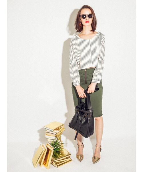 MURUA（ムルーア）の「【CASUAL】センターZIPカラータイトスカート（スカート・レディース・ホワイト/ブラック/カーキ・1/2）」の4枚目の写真