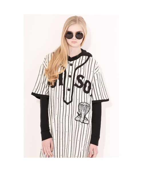 KTZ（ケイティーゼット）の「Poison Embroidered Long Baseball Shirt（トップス・レディース・White & Black・XS）」の7枚目の写真