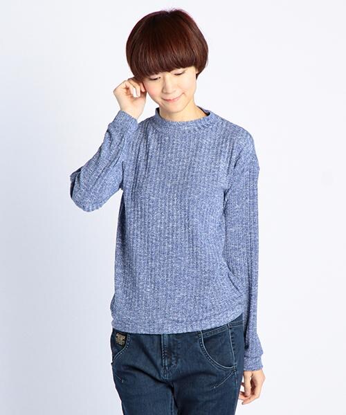 DOUBLE NAME(ダブルネーム)の「太リブ編みハイネックプルオーバーニット(トップス・レディース・ブルー/グレー/オフシロ・FREE)」の1枚目の写真