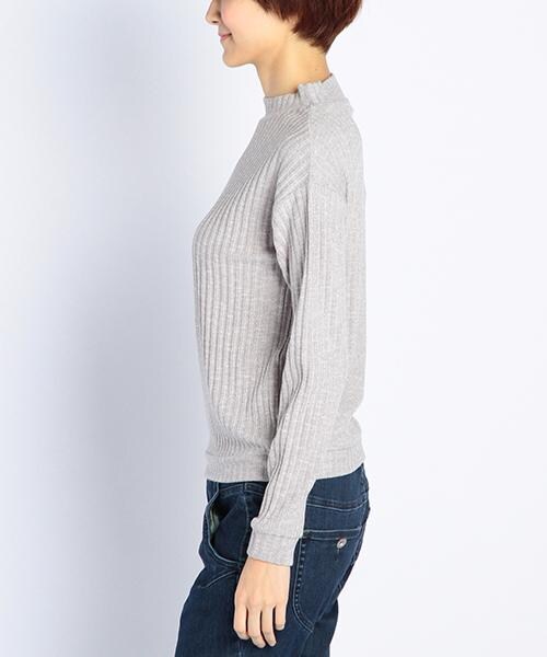 DOUBLE NAME(ダブルネーム)の「太リブ編みハイネックプルオーバーニット(トップス・レディース・ブルー/グレー/オフシロ・FREE)」の4枚目の写真