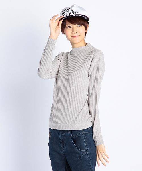 DOUBLE NAME(ダブルネーム)の「太リブ編みハイネックプルオーバーニット(トップス・レディース・ブルー/グレー/オフシロ・FREE)」の2枚目の写真