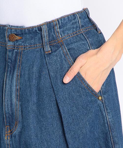 DOUBLE NAME(ダブルネーム)の「デニムワイドクロップトパンツ(パンツ・レディース・ネイビー/オフシロ/柄A・FREE)」の6枚目の写真