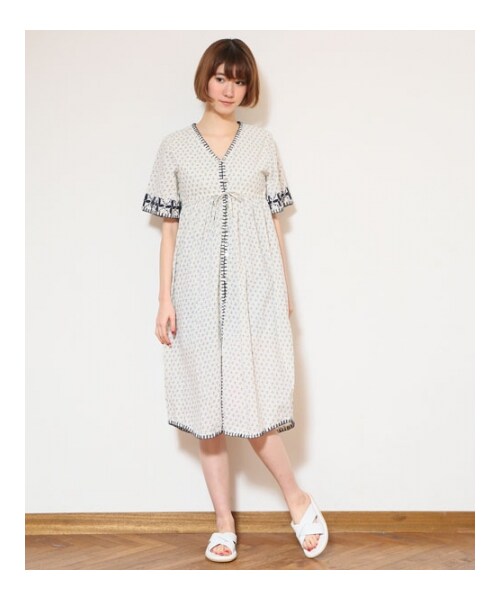 HOLIDAY（ホリデイ）の「FLOWER LONG GOWN（トップス・レディース・WHITE/PINK・ONE SIZE）」の11枚目の写真