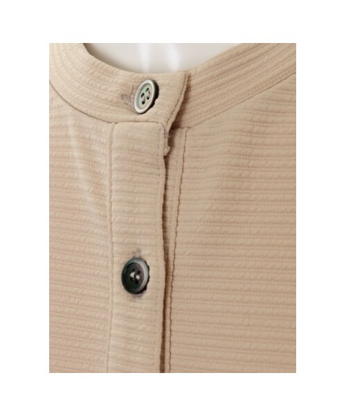 31 Sons de mode（トランテアン　ソン　ドゥ　モード）の「【ローラ着用アイテム】リップル布帛切替フレアノースリーブプルオーバー《予約アイテム》（Tシャツ・カットソー・レディース・オフホワイト/ネイビー/ベージュ・３６）」の8枚目の写真