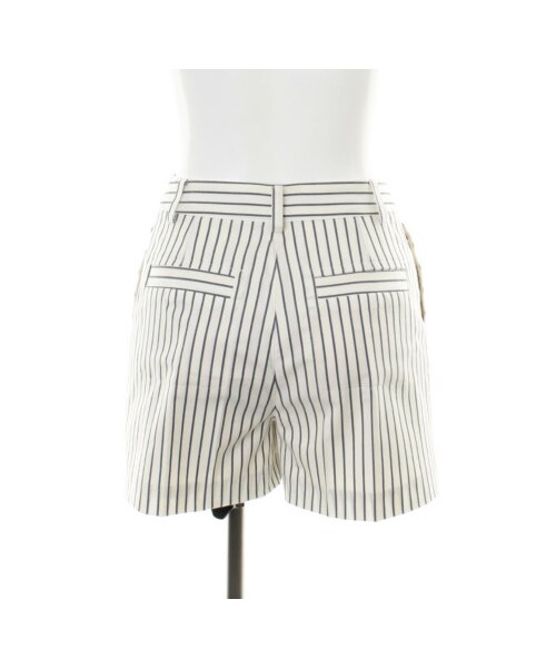 31 Sons de mode（トランテアン　ソン　ドゥ　モード）の「【ローラ着用アイテム】ヘリンボンストライプショートパンツ（パンツ・レディース・オフホワイト/ネイビー・３６/３８）」の4枚目の写真