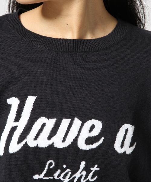 GLOBAL WORK（グローバルワーク）の「１２ゲージコットンロゴニットプルオーバー（トップス・レディース・ホワイト05/ネイビー88・Ｍ/Ｌ）」の7枚目の写真