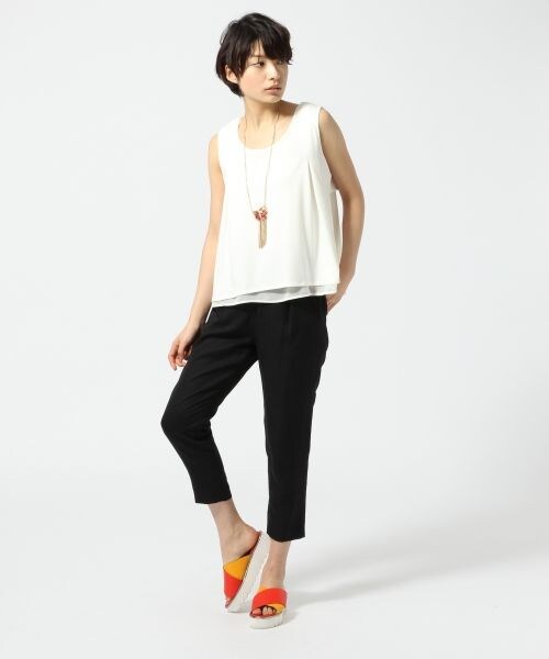 JEANASIS（ジーナシス）の「【先行予約】リバーシブルユルバックカサネノースリーブ（トップス・レディース・オフホワイト×ホワイト/ブラック×ネイビー/グレ×ホワイト・FREE）」の9枚目の写真