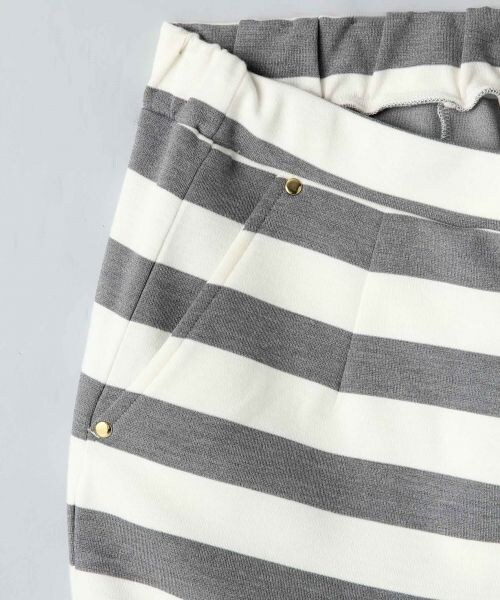 JEANASIS（ジーナシス）の「【先行予約】リベットカットタイトスカート（スカート・レディース・グレー×ホワイト/グリーン系カモフラ/ネイビー・FREE）」の6枚目の写真