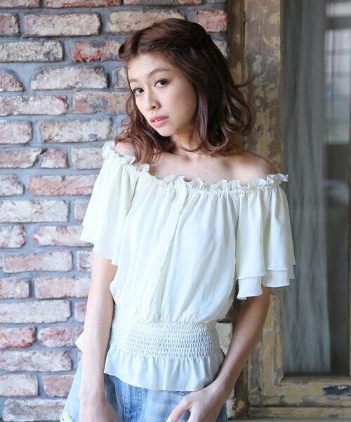 Heather（ヘザー）の「【通常販売スタート】シフォンオフショルブラウス（トップス・レディース・ホワイト/ギンガムチェック（モノトーン）/ギンガムチェック（レッド）/ライトイエロー/ネイビー・FREE）」の4枚目の写真