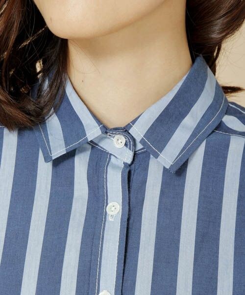 BABYLONE（バビロン）の「タイプライターストライプシャツ（トップス・レディース・ﾌﾞﾙｰ・38）」の6枚目の写真