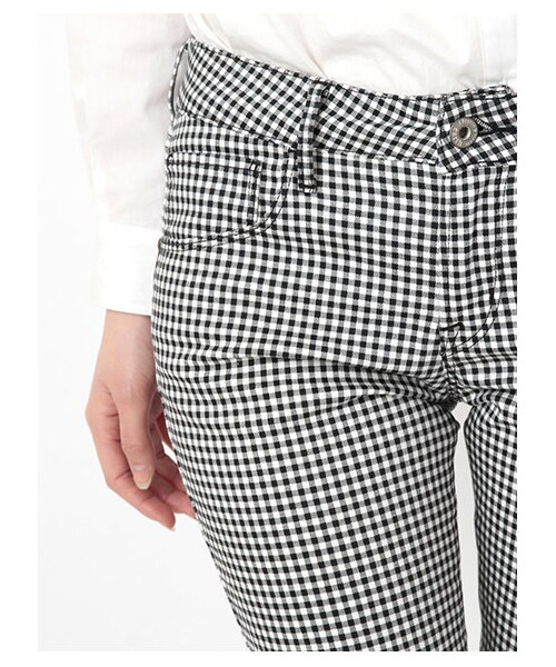 earth music&ecology（アースミュージックアンドエコロジー）の「【スキスキスキニー】ギンガムチェックスキニーパンツ（パンツ・レディース・ライトグレー/ブラック/ネイビー・XS/S/M/L）」の5枚目の写真