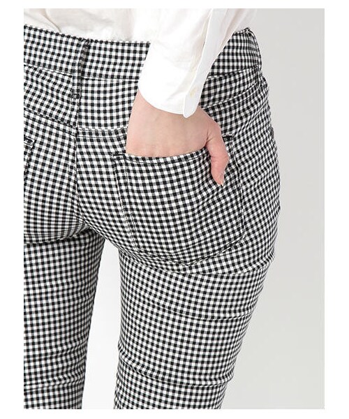 earth music&ecology（アースミュージックアンドエコロジー）の「【スキスキスキニー】ギンガムチェックスキニーパンツ（パンツ・レディース・ライトグレー/ブラック/ネイビー・XS/S/M/L）」の4枚目の写真