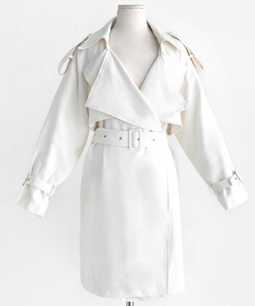 DHOLIC（ディーホリック）の「ダブルラペルハーフトレンチコート（トレンチコート・レディース・レモン/ホワイトアイボリー/ピンクベージュ/ネイビー・free/ｆree）」の2枚目の写真