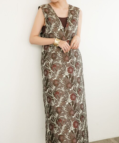 KBF（ケイビーエフ）の「『WEB/一部店舗限定』ジャガードIラインワンピース（ワンピース/ドレス・レディース・UMBER/BROWN・one）」の6枚目の写真