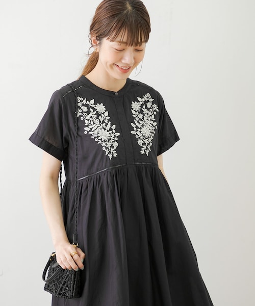 URBAN RESEARCH Sonny Label（アーバンリサーチサニーレーベル）の「エアリーコットンエンブロイダリーワンピース（ワンピース/ドレス・レディース・スミレ/ブラック/ピスタチオ・FREE）」の4枚目の写真