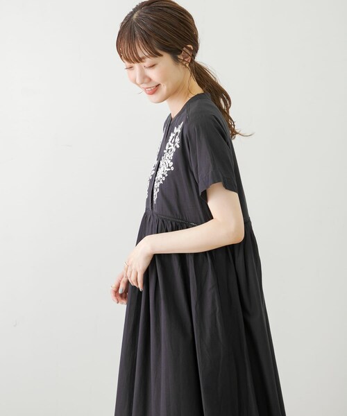 URBAN RESEARCH Sonny Label（アーバンリサーチサニーレーベル）の「エアリーコットンエンブロイダリーワンピース（ワンピース/ドレス・レディース・スミレ/ブラック/ピスタチオ・FREE）」の5枚目の写真