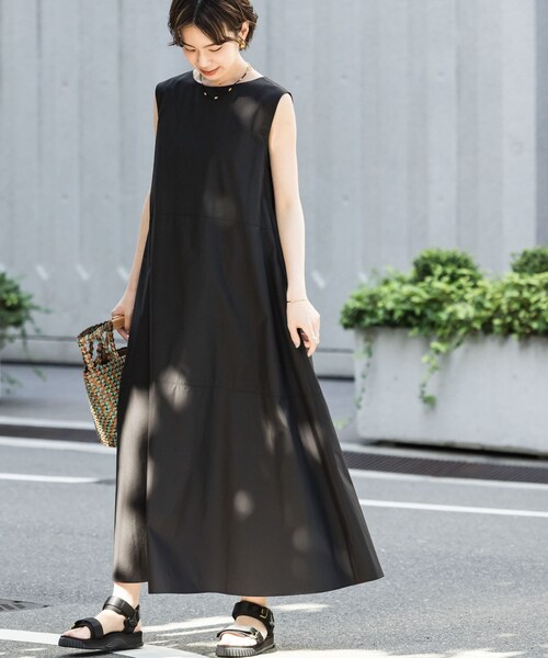 URBAN RESEARCH(アーバンリサーチ)の「撥水綿ナイロンティアードテントワンピース(ワンピース/ドレス・レディース・TURQUOISE/BLACK/MOCHA・FREE)」の2枚目の写真