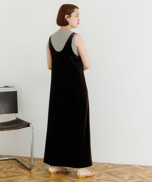 URBAN RESEARCH(アーバンリサーチ)の「ベロアジャンパーワンピース(ワンピース/ドレス・レディース・BLUEGRAY/D.BROWN・FREE)」の5枚目の写真