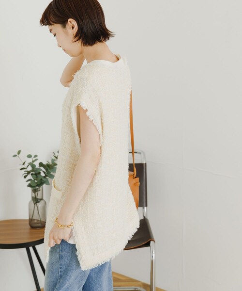 URBAN RESEARCH(アーバンリサーチ)の「ツイードニットベスト(トップス・レディース・BLACK/IVORY・FREE)」の22枚目の写真