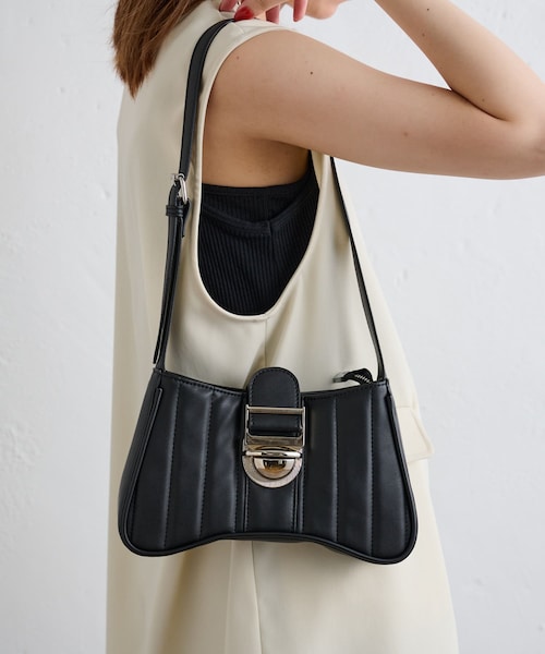 COLONY 2139（コロニートゥーワンスリーナイン）の「【7.15土)12:00販売開始】フェイクレザーキルティングバッグ（ショルダーバッグ・レディース・オフホワイト/ブラック・FREE）」の2枚目の写真