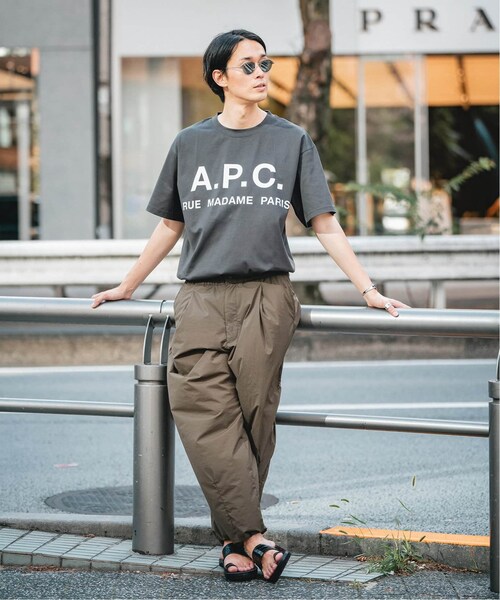 EDIFICE(エディフィス)の「《追加予約》【A.P.C. / アーペーセー】別注 オーバーサイズ ロゴプリント Tシャツ(その他・ブラック/S/M/L/XL)」の10枚目の写真