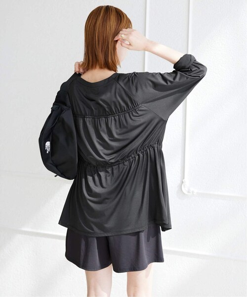 SLOBE IENA(スローブイエナ)の「ギャザーラッシュガード(その他・ブラック/フリー)」の7枚目の写真