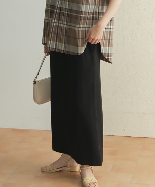 URBAN RESEARCH DOORS（アーバンリサーチドアーズ）の「UR GREEN リブカットストレートスカート（スカート・レディース・BLACK/IVORY・M）」の4枚目の写真