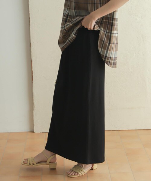 URBAN RESEARCH DOORS（アーバンリサーチドアーズ）の「UR GREEN リブカットストレートスカート（スカート・レディース・BLACK/IVORY・M）」の5枚目の写真