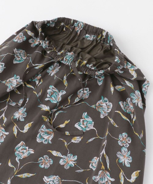 URBAN RESEARCH DOORS（アーバンリサーチドアーズ）の「レーヨン花柄スカート（スカート・レディース・CHARCOAL/BROWN・M）」の19枚目の写真