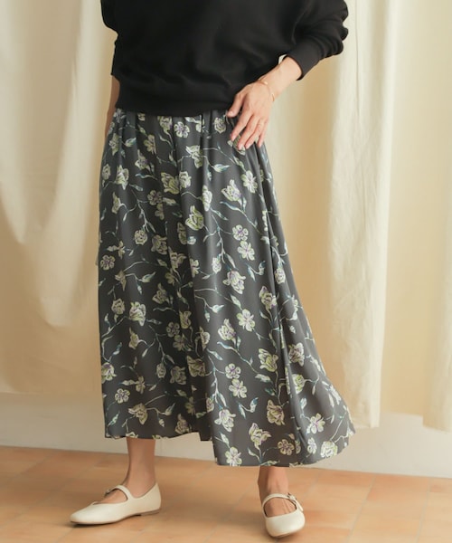 URBAN RESEARCH DOORS（アーバンリサーチドアーズ）の「レーヨン花柄スカート（スカート・レディース・CHARCOAL/BROWN・M）」の6枚目の写真
