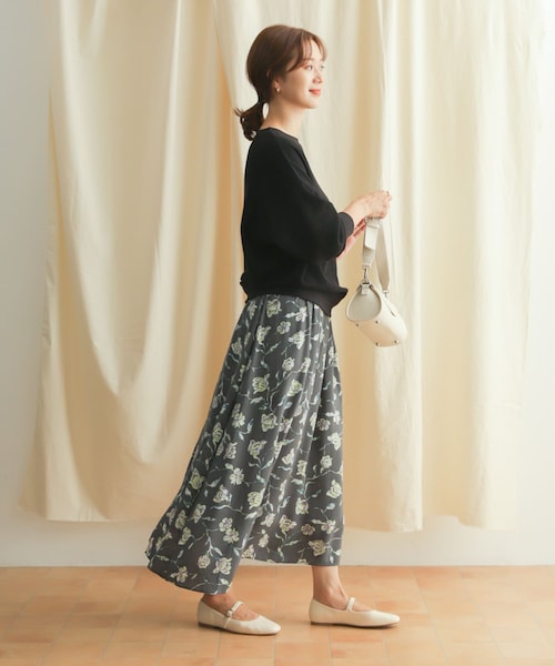 URBAN RESEARCH DOORS（アーバンリサーチドアーズ）の「レーヨン花柄スカート（スカート・レディース・CHARCOAL/BROWN・M）」の14枚目の写真