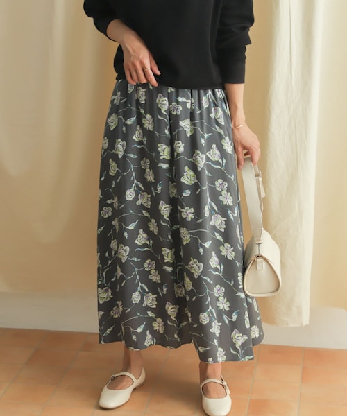 URBAN RESEARCH DOORS（アーバンリサーチドアーズ）の「レーヨン花柄スカート（スカート・レディース・CHARCOAL/BROWN・M）」の8枚目の写真