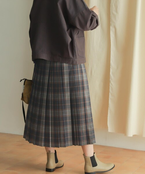 URBAN RESEARCH DOORS（アーバンリサーチドアーズ）の「チェックプリーツスカート（スカート・レディース・BROWN/CHARCOAL/NAVY・M）」の5枚目の写真