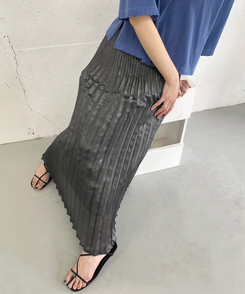 KBF(ケイビーエフ)の「グリッタープリーツスカート(スカート・レディース・OFF/BLACK/GRAY・one)」の21枚目の写真