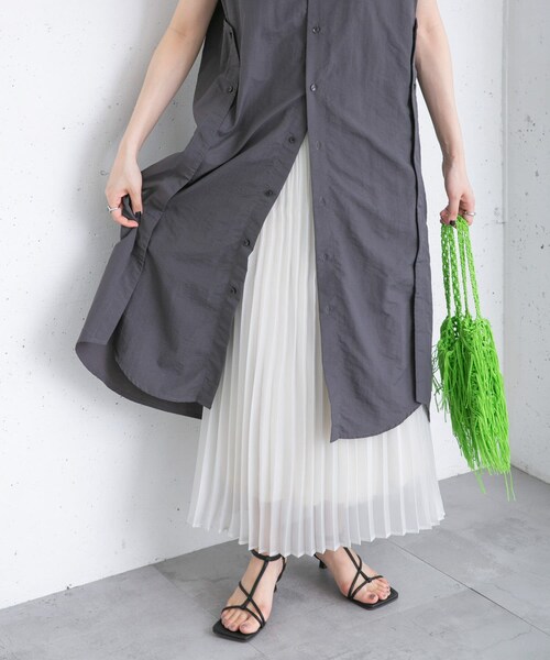 KBF(ケイビーエフ)の「グリッタープリーツスカート(スカート・レディース・OFF/BLACK/GRAY・one)」の2枚目の写真