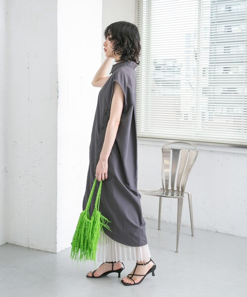 KBF(ケイビーエフ)の「グリッタープリーツスカート(スカート・レディース・OFF/BLACK/GRAY・one)」の9枚目の写真