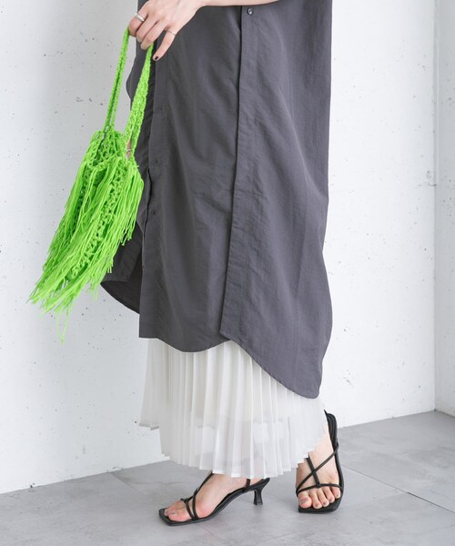 KBF(ケイビーエフ)の「グリッタープリーツスカート(スカート・レディース・OFF/BLACK/GRAY・one)」の5枚目の写真