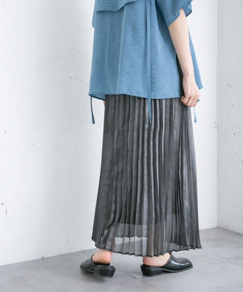 KBF(ケイビーエフ)の「グリッタープリーツスカート(スカート・レディース・OFF/BLACK/GRAY・one)」の16枚目の写真