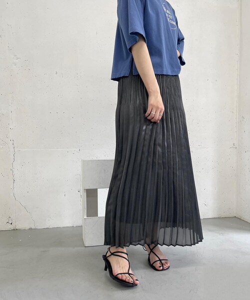 KBF(ケイビーエフ)の「グリッタープリーツスカート(スカート・レディース・OFF/BLACK/GRAY・one)」の20枚目の写真
