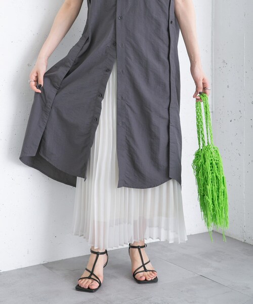 KBF(ケイビーエフ)の「グリッタープリーツスカート(スカート・レディース・OFF/BLACK/GRAY・one)」の3枚目の写真