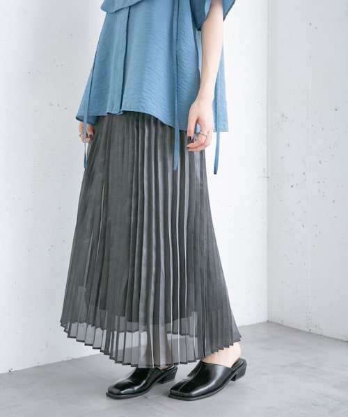 KBF(ケイビーエフ)の「グリッタープリーツスカート(スカート・レディース・OFF/BLACK/GRAY・one)」の1枚目の写真