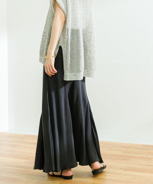 URBAN RESEARCH（アーバンリサーチ）の「キュプラフィブリルフレアスカート（スカート・レディース・CHARCOAL/BEIGE・FREE）」の4枚目の写真