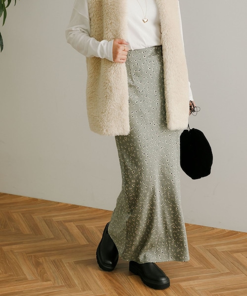 URBAN RESEARCH（アーバンリサーチ）の「サテンフラワー
